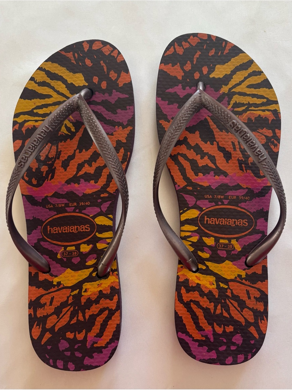 Havaianas Black Flip Flops with Orange, Purple & Pink Tiger Print Size 7/8